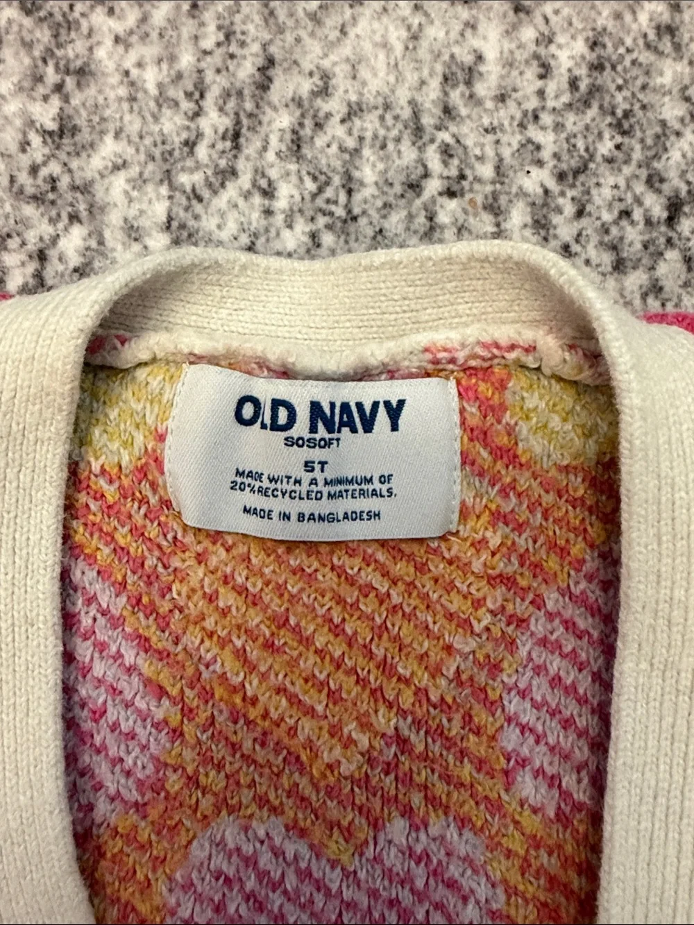Kids Old Navy Cream Cardigan with Pink, Yellow & Light Blue Hearts size 5T